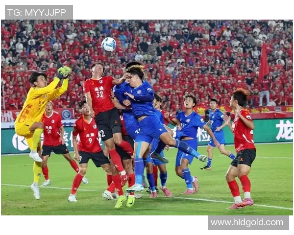 足球明星在不同场景中的精彩瞬间转场展示与回顾